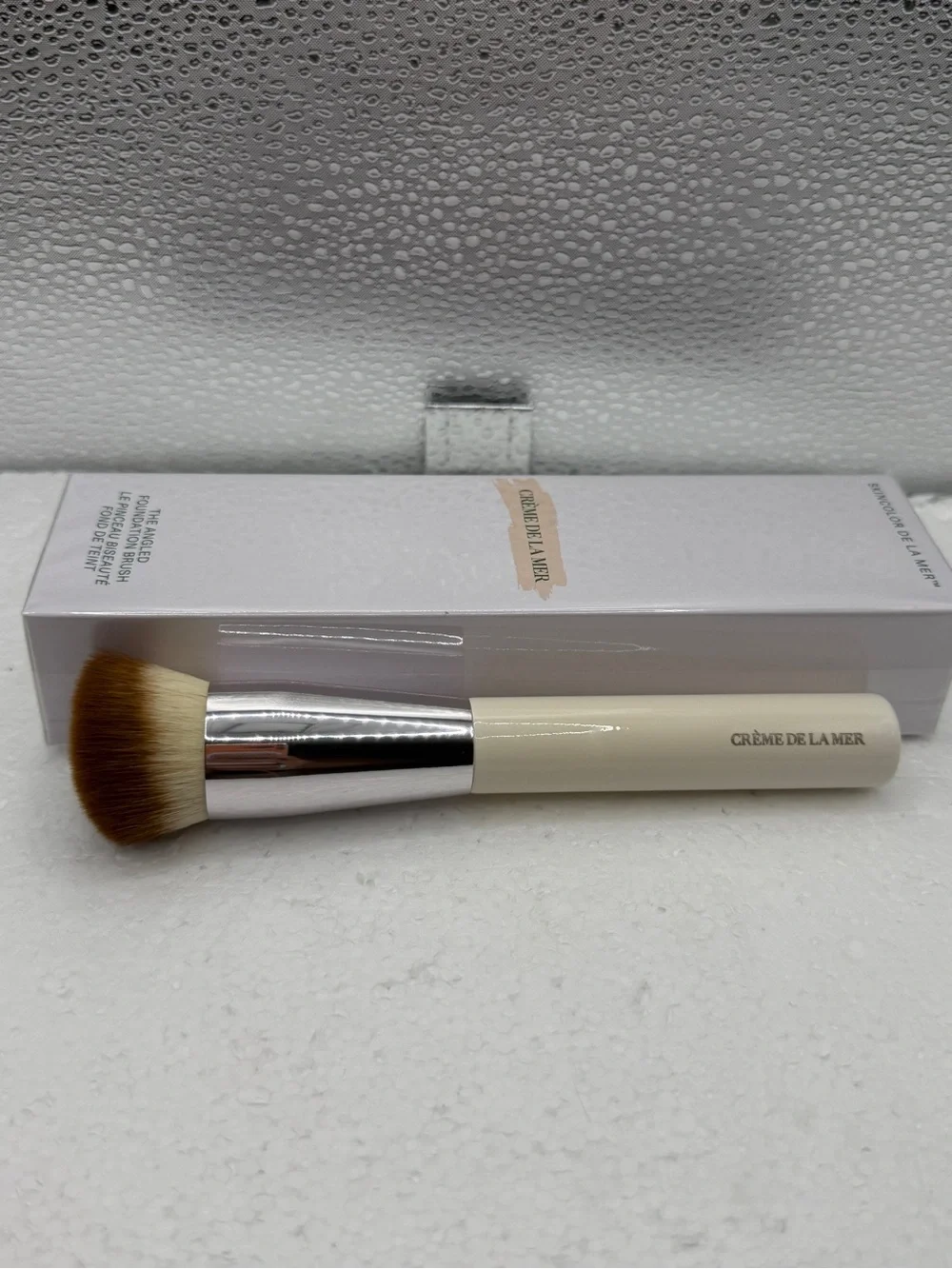 La Mer Cream Angled Foundation Brush with Brown Bristles - Sealed in Box